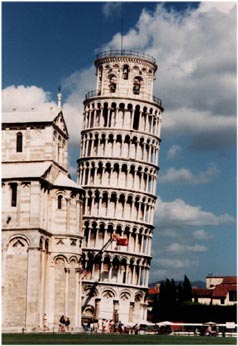 pisa.jpg (31421 バイト)