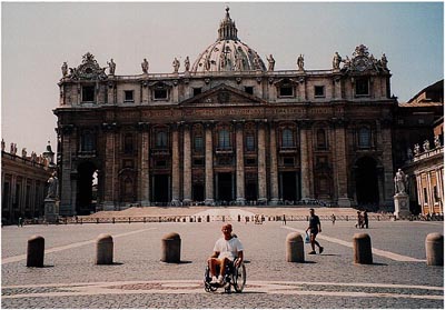 vatican.jpg (40357 バイト)